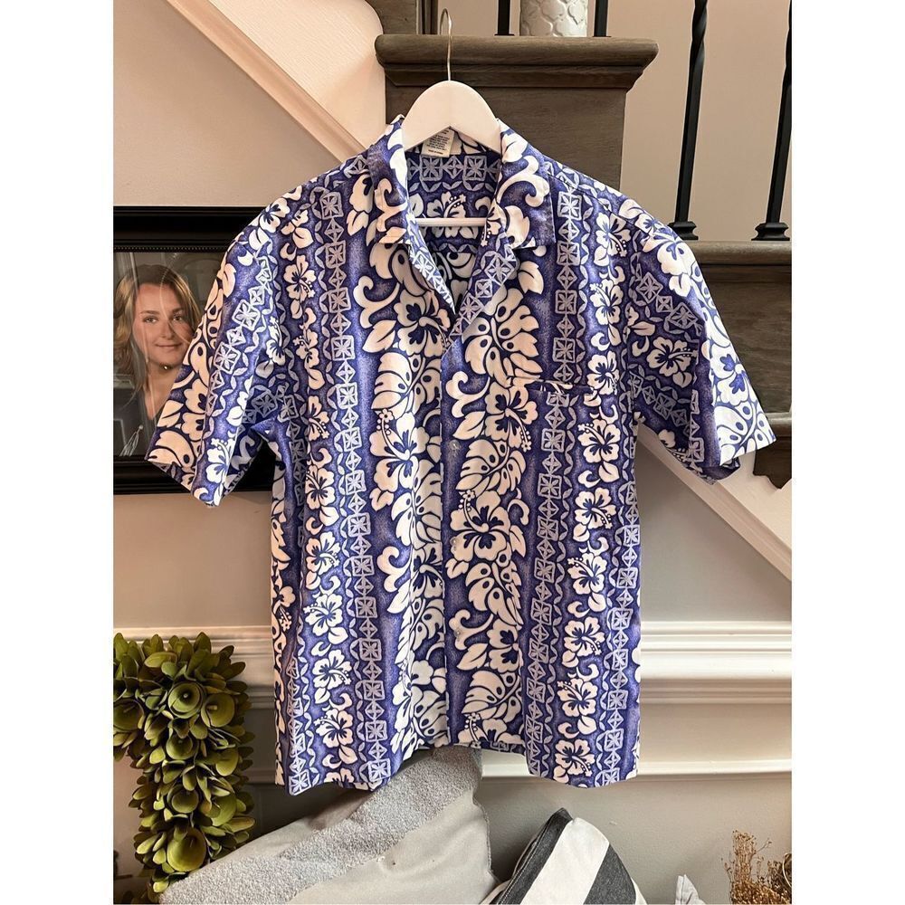 Royal Hawaiian Creations Blue & White Short Sleeve Short sz L